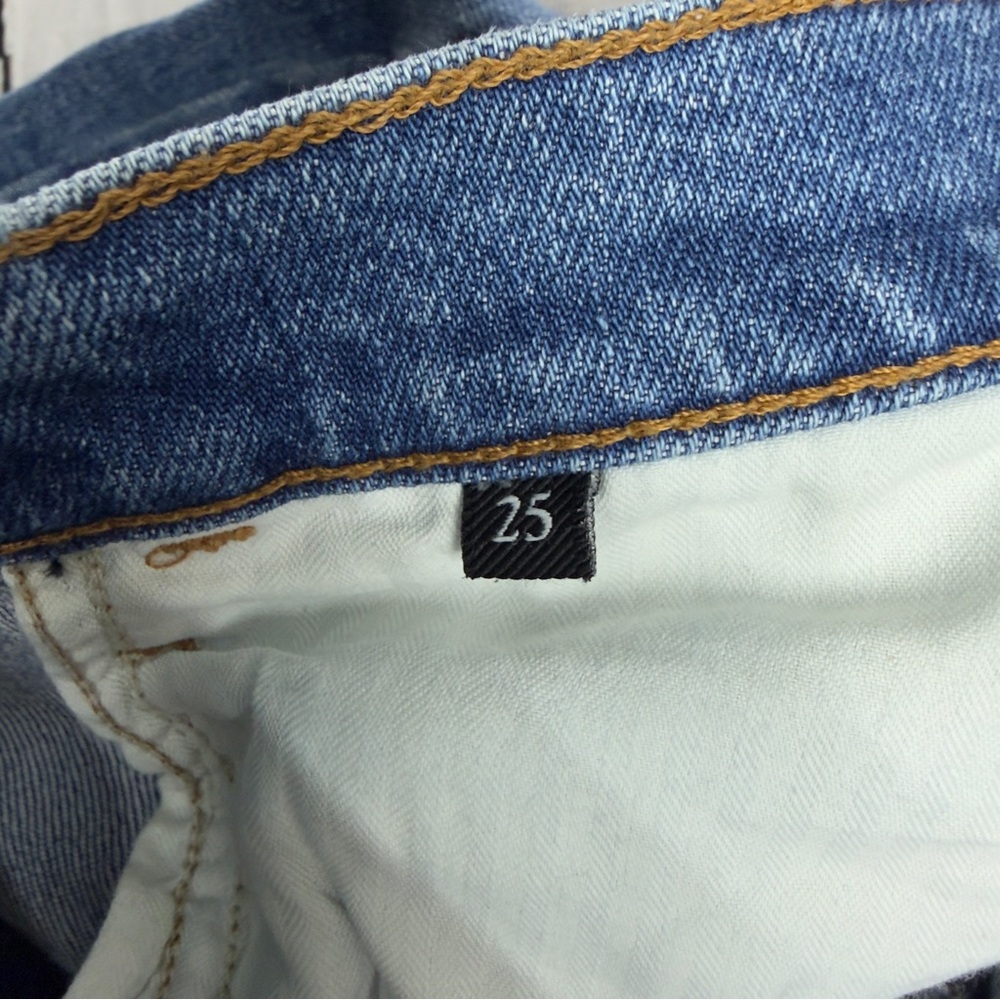 7 For All Mankind Blue Jeans with White Floral Embroidery - Picture 5 of 10